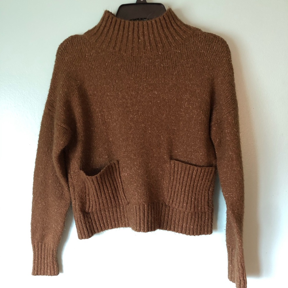 Turtleneck with pockets